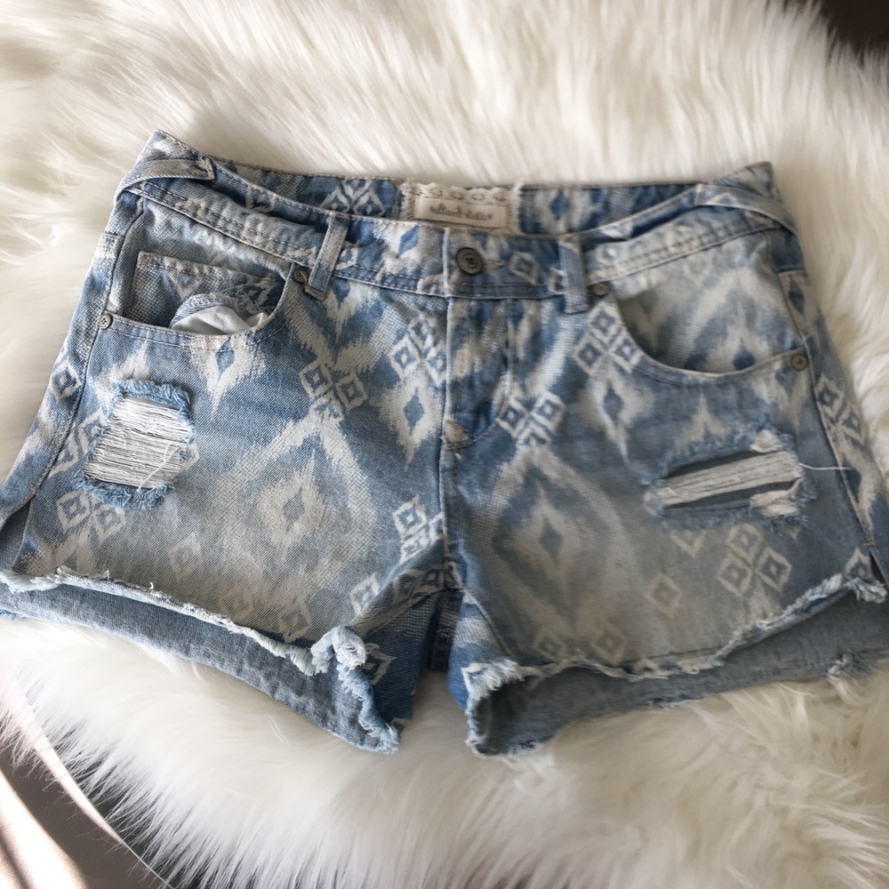 Altar’d State Jean Cutoff Printed Shorts Size 25